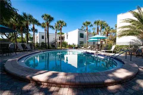 802 10th Ave S #802, Naples, FL 34102