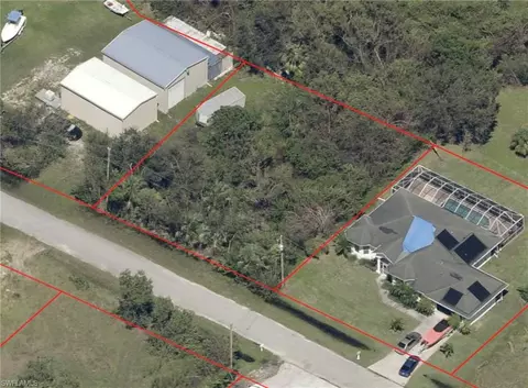 669 Mirror Lakes Ct, Lehigh Acres, FL 33974