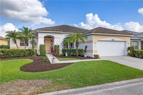 11125 Lakeland Cir, Fort Myers, FL 33913