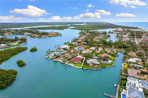 7 Sabre Ln, Naples, FL 34102 photo 3