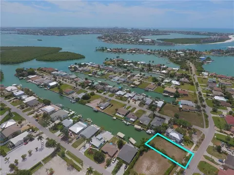 147 Capri Blvd, Naples, FL 34113