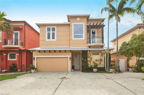 646 111th Ave N, Naples, FL 34108