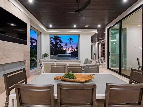 Dining - 2060 Gordon Dr, Naples, FL 34102 photo 5 of 5