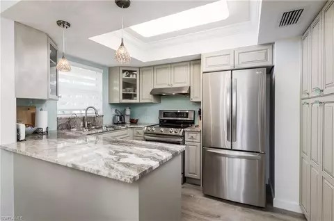 1549 Sandpiper St #10, Naples, FL 34102