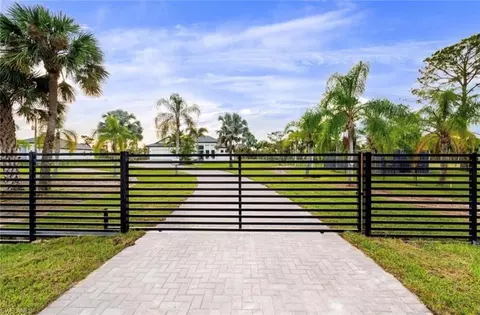 687 23rd St SW, Naples, FL 34117
