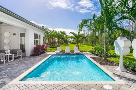 12270 Bonnet Dr, Naples, FL 34120