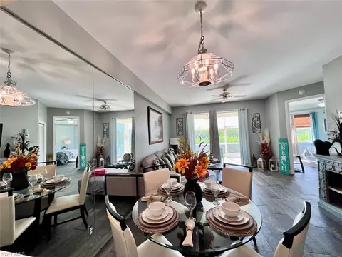 254 Newport Dr #403, Naples, FL 34114