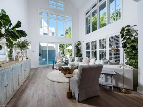 541 4th Ave S, Naples, FL 34102 photo 2