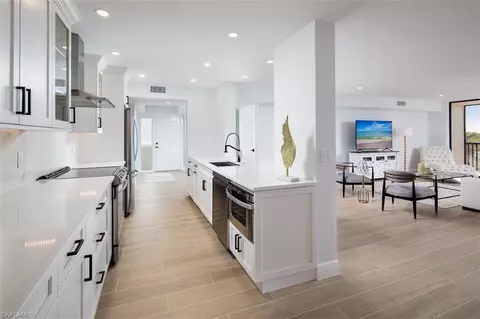 11 Bluebill Ave #301, Naples, FL 34108