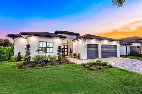 226 Legacy Ct, Naples, FL 34110
