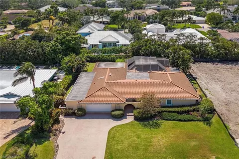 700 Fountainhead Ln, Naples, FL 34103 photo 5