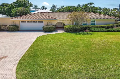 700 Fountainhead Ln, Naples, FL 34103 photo 6