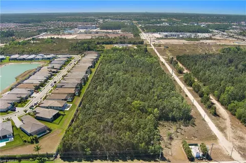 3810 Hacienda Lakes Pkwy, Naples, FL 34114