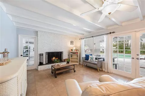 1074 Illinois Dr, Naples, FL 34103