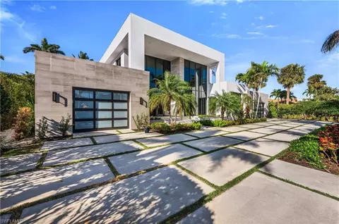 665 Fountainhead Way, Naples, FL 34103