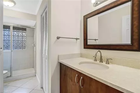 Bath - 605 97th Ave N, Naples, FL 34108 photo 2 of 5