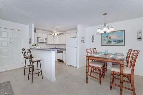6492 Royal Woods Dr #4, Fort Myers, FL 33908