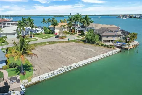 879 Magnolia Ct, Marco Island, FL 34145