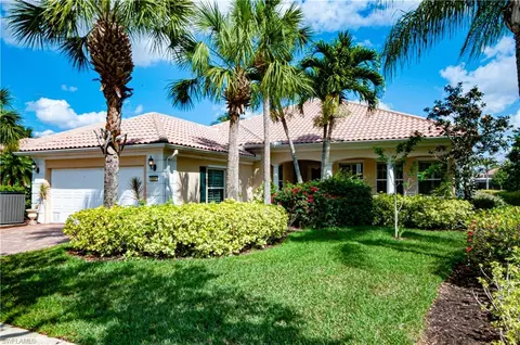 8801 Zurigo Ln, Naples, FL 34114