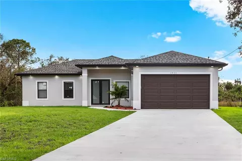 1933 Walcott Loop, Lehigh Acres, FL 33972