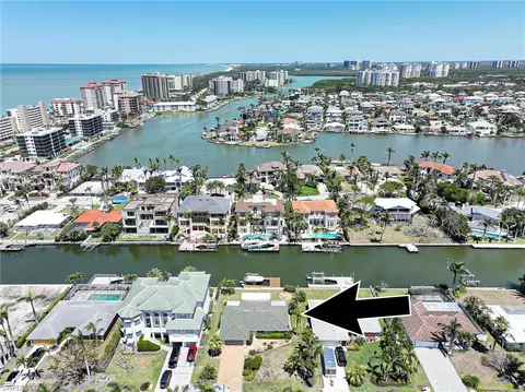 177 Channel Dr, Naples, FL 34108 photo 5