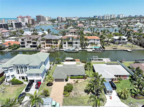 177 Channel Dr, Naples, FL 34108 photo 4