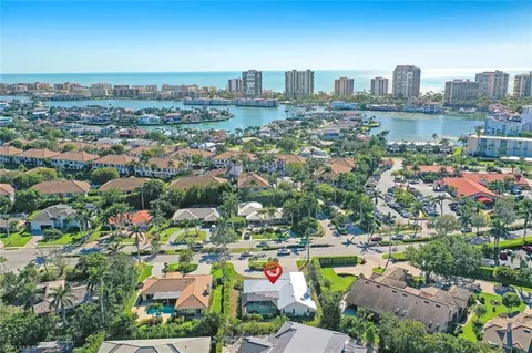 601 Park Shore Dr, Naples, FL 34103