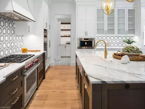 Kitchen - 620 Binnacle Dr, Naples, FL 34103 photo 3 of 7