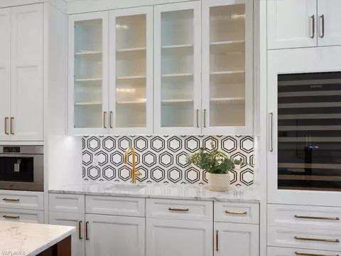 Kitchen - 620 Binnacle Dr, Naples, FL 34103 photo 6 of 7