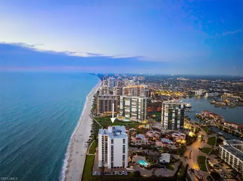 3951 Gulf Shore Blvd N #300, Naples, FL 34103