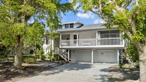 1077 S Yachtsman Dr, Sanibel, FL 33957