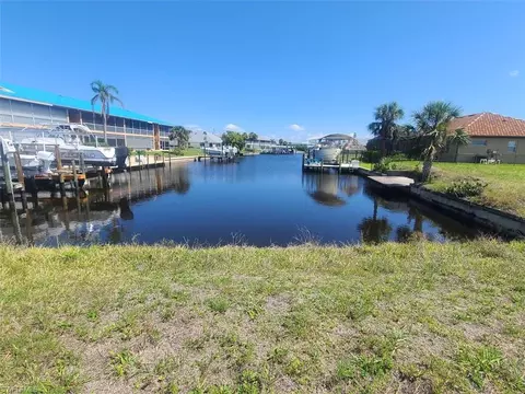 4558 SE 6th Ct, Cape Coral, FL 33904