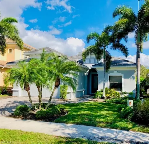 1374 Serrano Cir, Naples, FL 34105