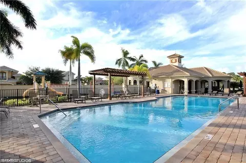 1374 Serrano Cir, Naples, FL 34105 photo 16