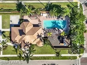 1374 Serrano Cir, Naples, FL 34105 photo 22