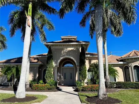 1374 Serrano Cir, Naples, FL 34105 photo 28