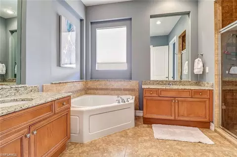 1374 Serrano Cir, Naples, FL 34105 photo 4