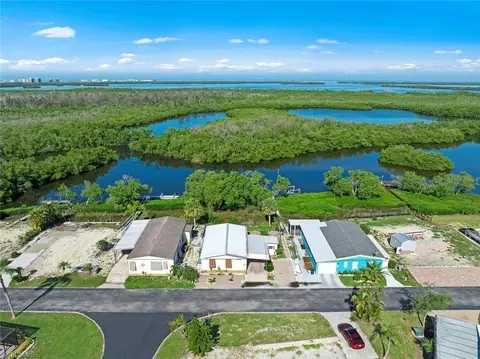 4749 Tahiti Dr, Bonita Springs, FL 34134