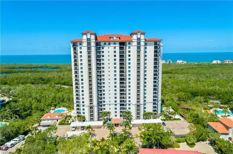 7225 Pelican Bay Blvd #105, Naples, FL 34108