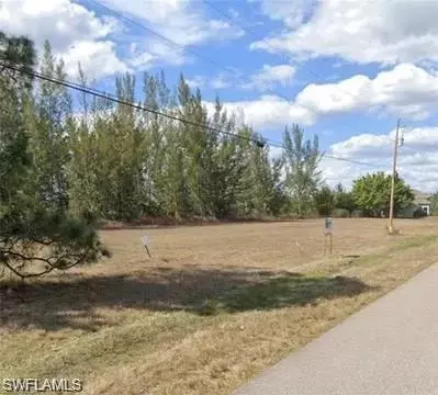 3523 NE 17th Pl, Cape Coral, FL 33909