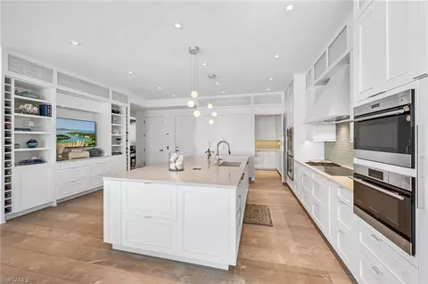 Kitchen - 1960 Kingfish Rd, Naples, FL 34102 photo 2 of 3