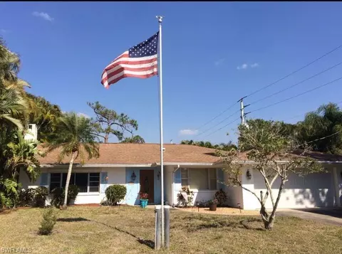 4688 Pembrooke Ln, Bonita Springs, FL 34134