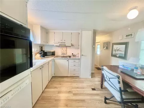 561 Cape Florida Ln, Naples, FL 34104