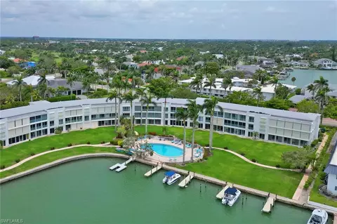 383 Harbour Dr #204, Naples, FL 34103