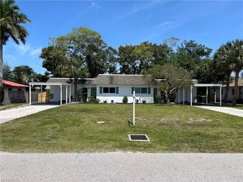 821825 95th Ave N, Naples, FL 34108