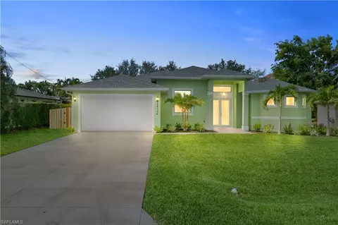 28124 Sunset Dr, Bonita Springs, FL 34134