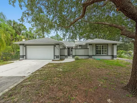 1860 Della Dr, Naples, FL 34117