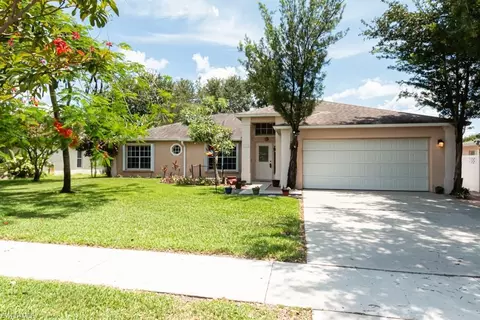 1010 Grove Dr, Naples, FL 34120
