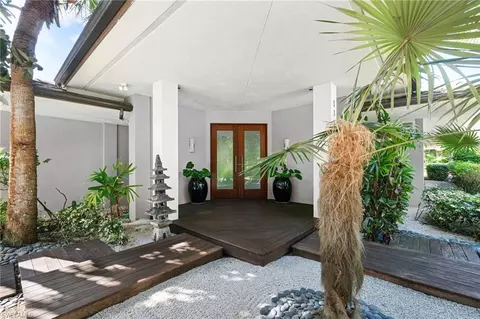 132 North St, Naples, FL 34108