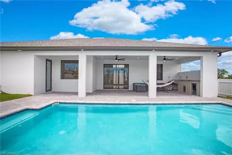 1117 NE 6th Pl, Cape Coral, FL 33909